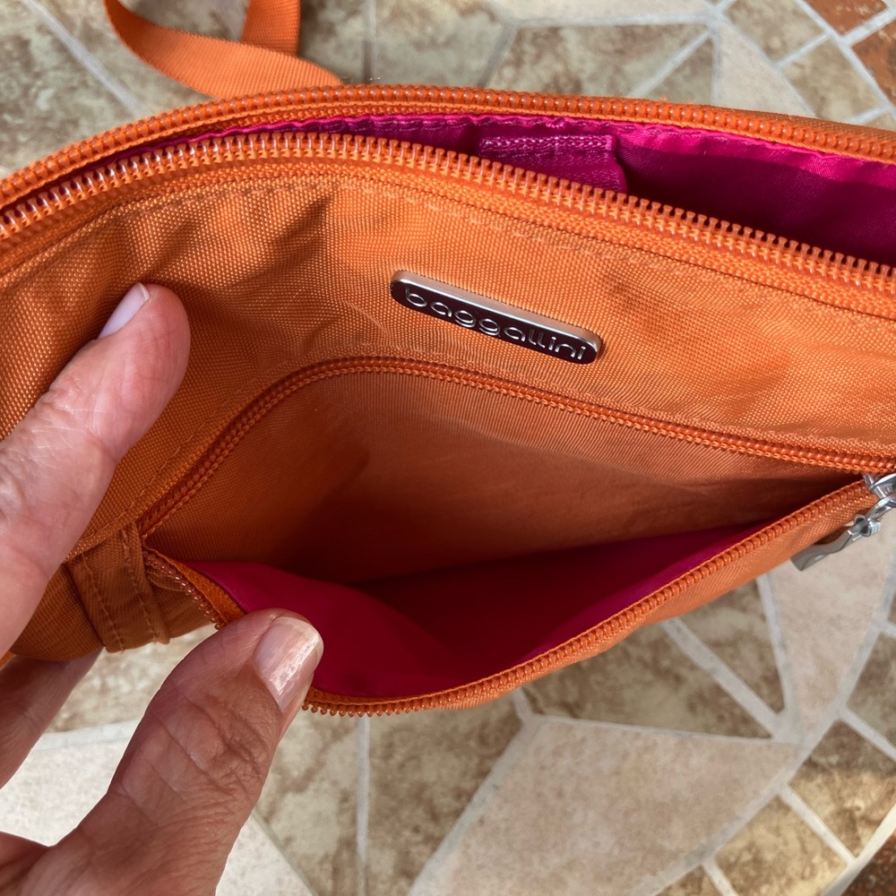 Baggallini Vibrant Orange Crossbody Bag - Picture 4 of 7